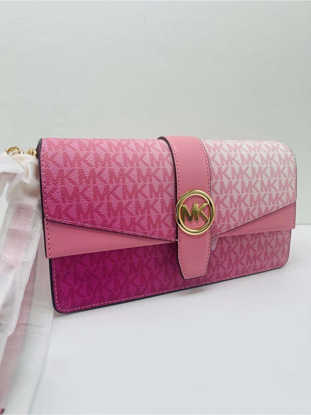 MICHAEL KORS Greenwich Md Ombré Signatur Logo Convertible Shoulder
Carnation
NWT